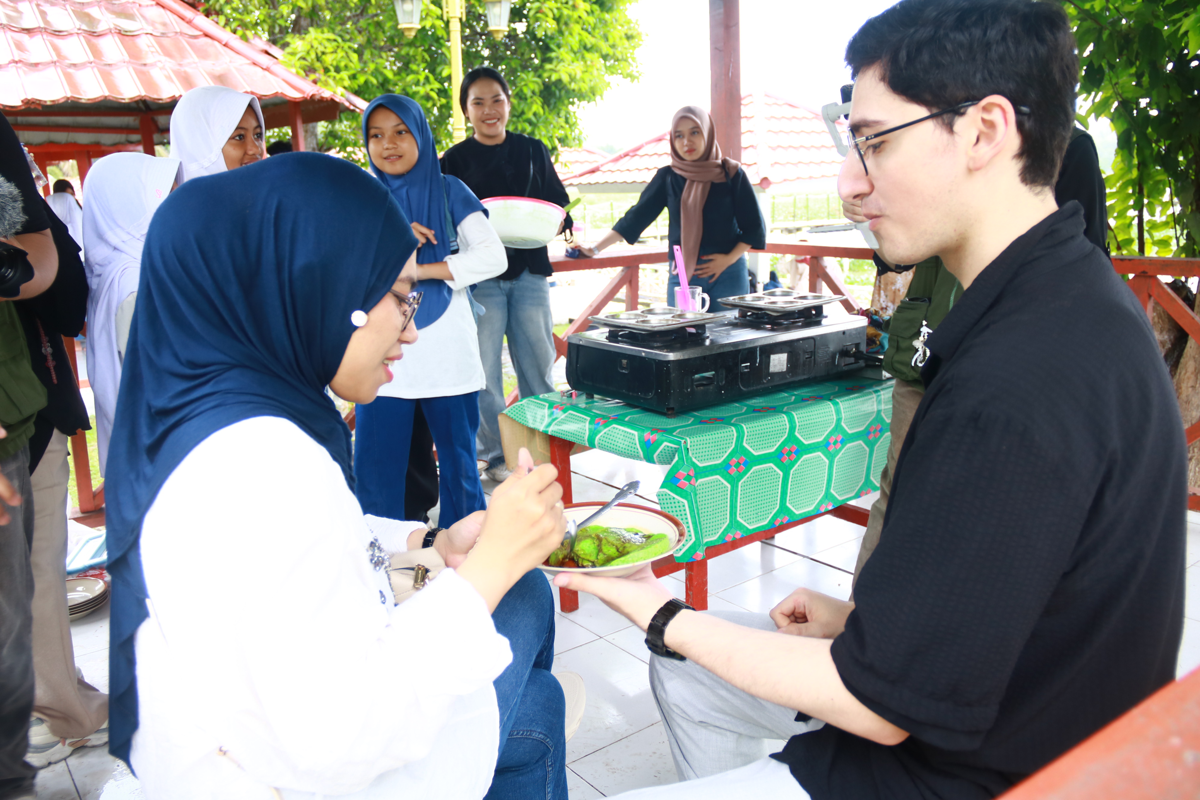 MENJELAJAH RUANG VOL. 2